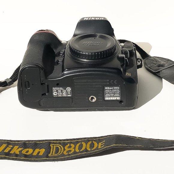 Nikon 800E Full-Frame Professional DSLR Camera - Picture 4 of 9